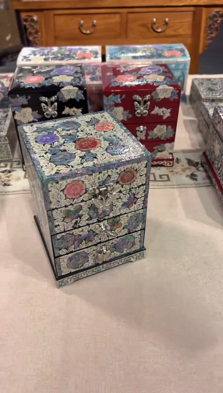 三层全满螺·弘贝雅螺钿漆器文化馆