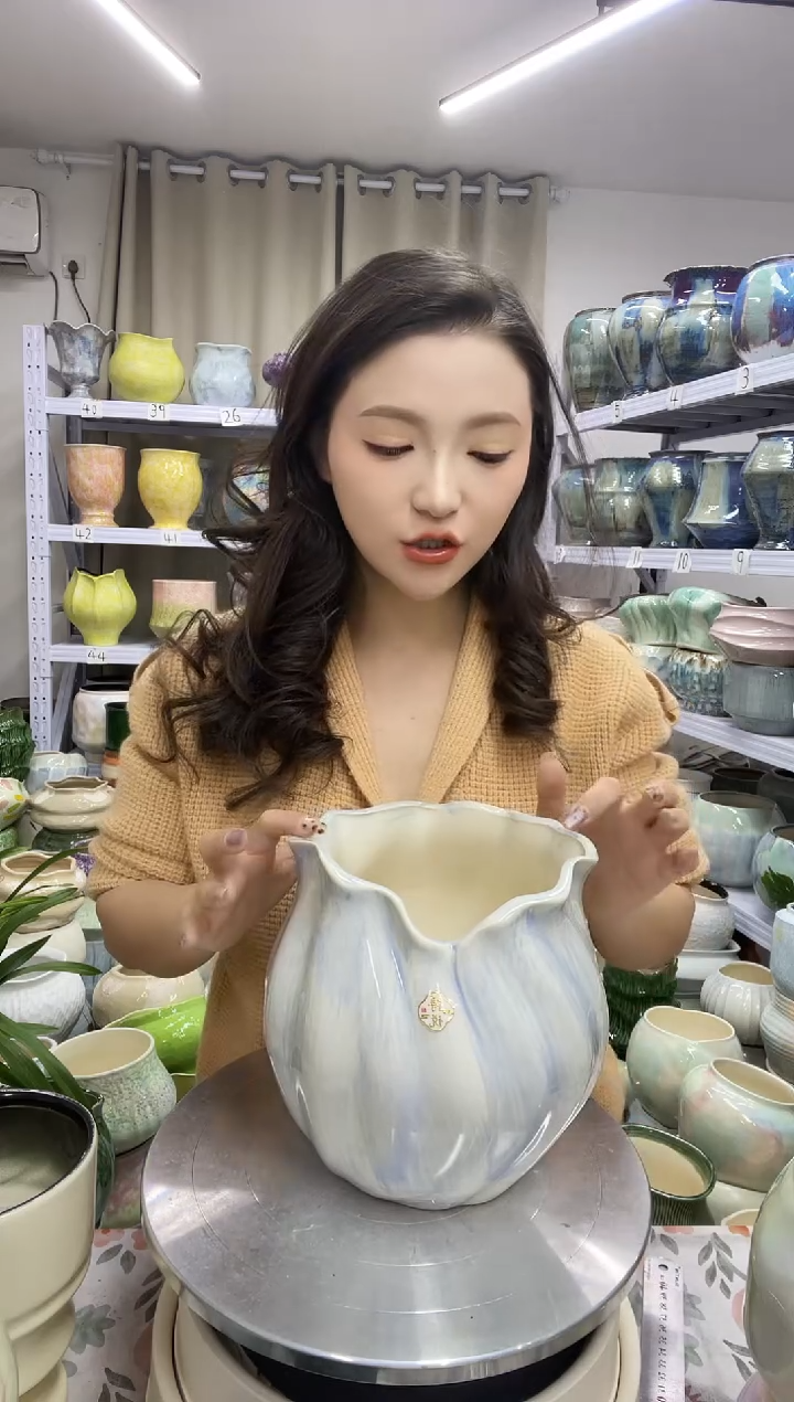 【12.4号】  花盆  高 ： 20   口：16