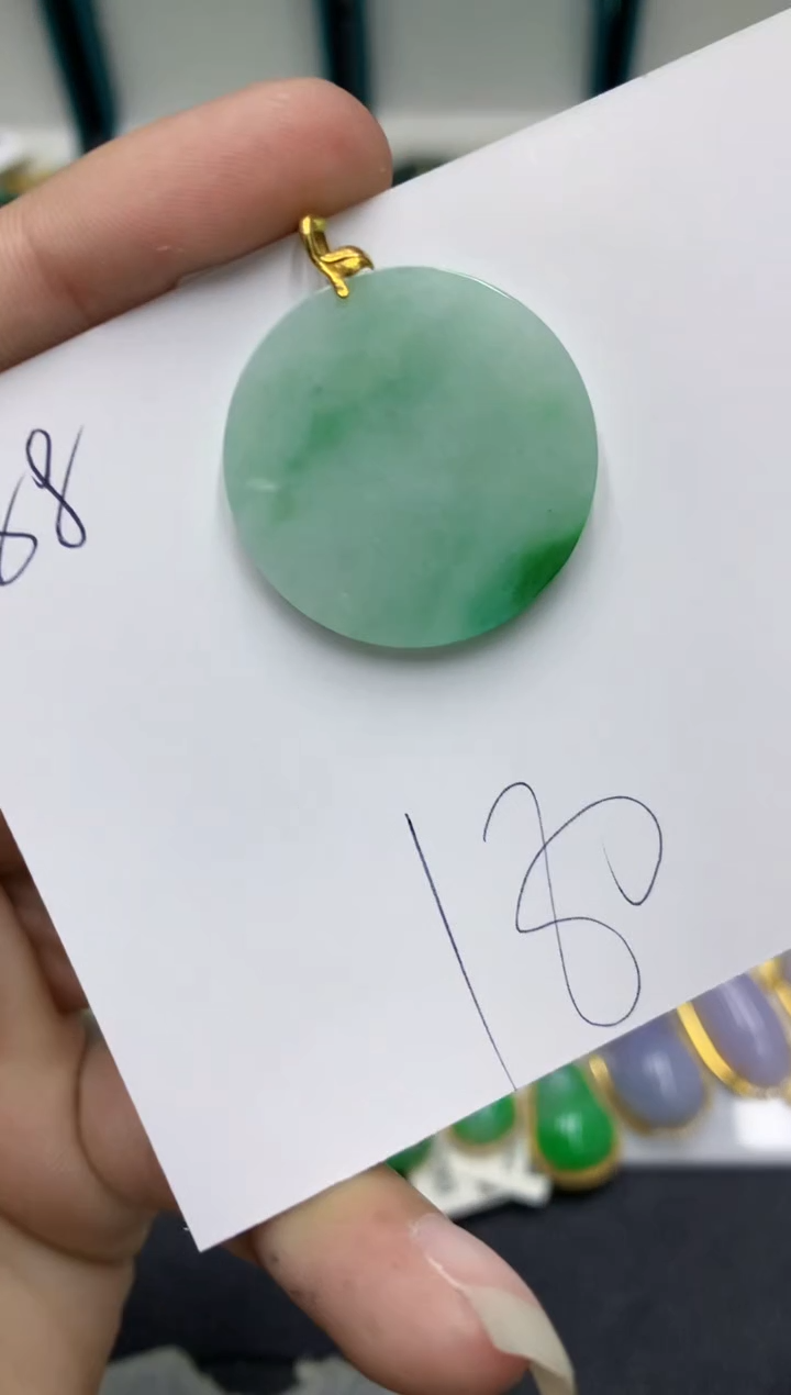 【闪购商品】翡翠颈饰18K金镶嵌翡翠