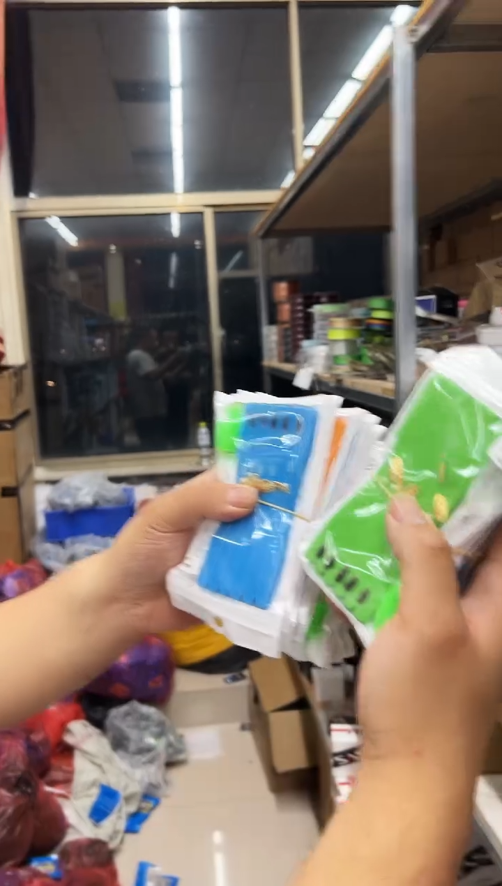 飞蝇串钩白条马口专用*3包