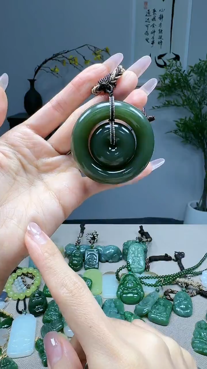 未镶嵌和田玉挂件1