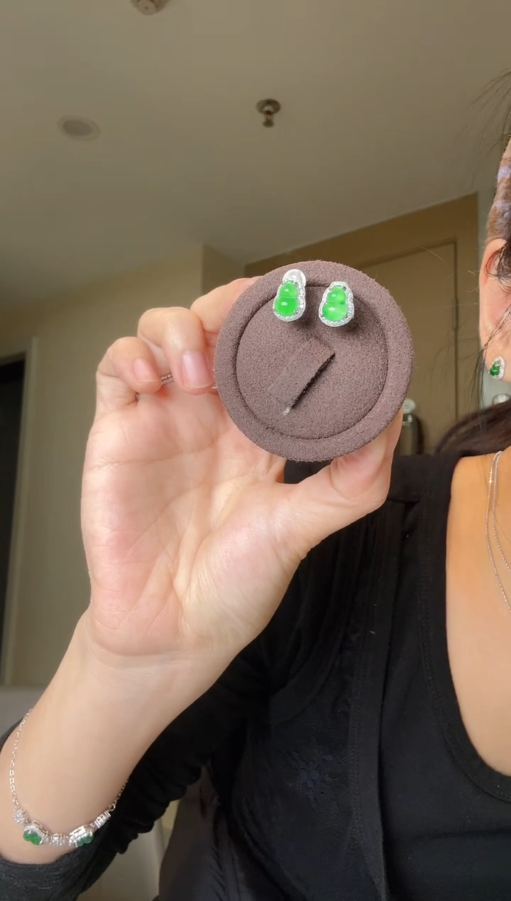 【闪购商品】翡翠耳钉银S925镶嵌大葫芦耳钉