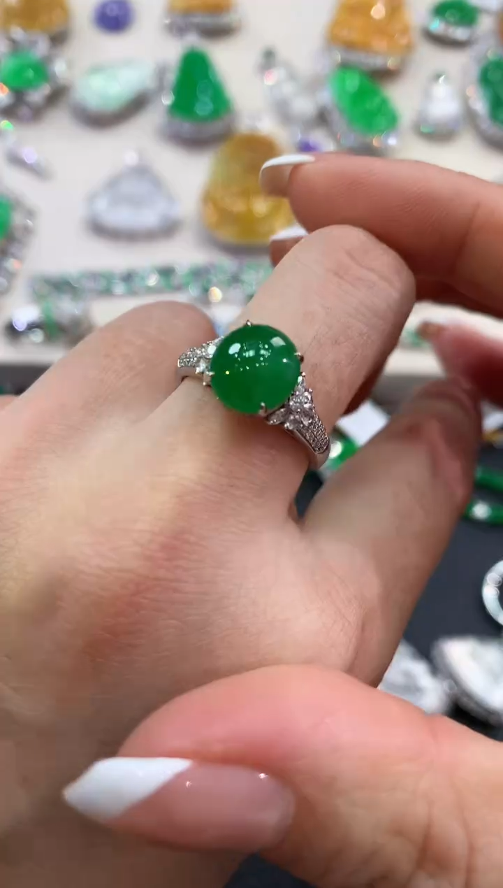 【闪购商品】翡翠戒指18K金镶嵌B82     