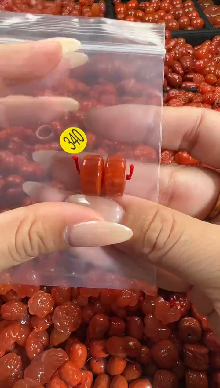 颈饰未镶嵌南红玛瑙1