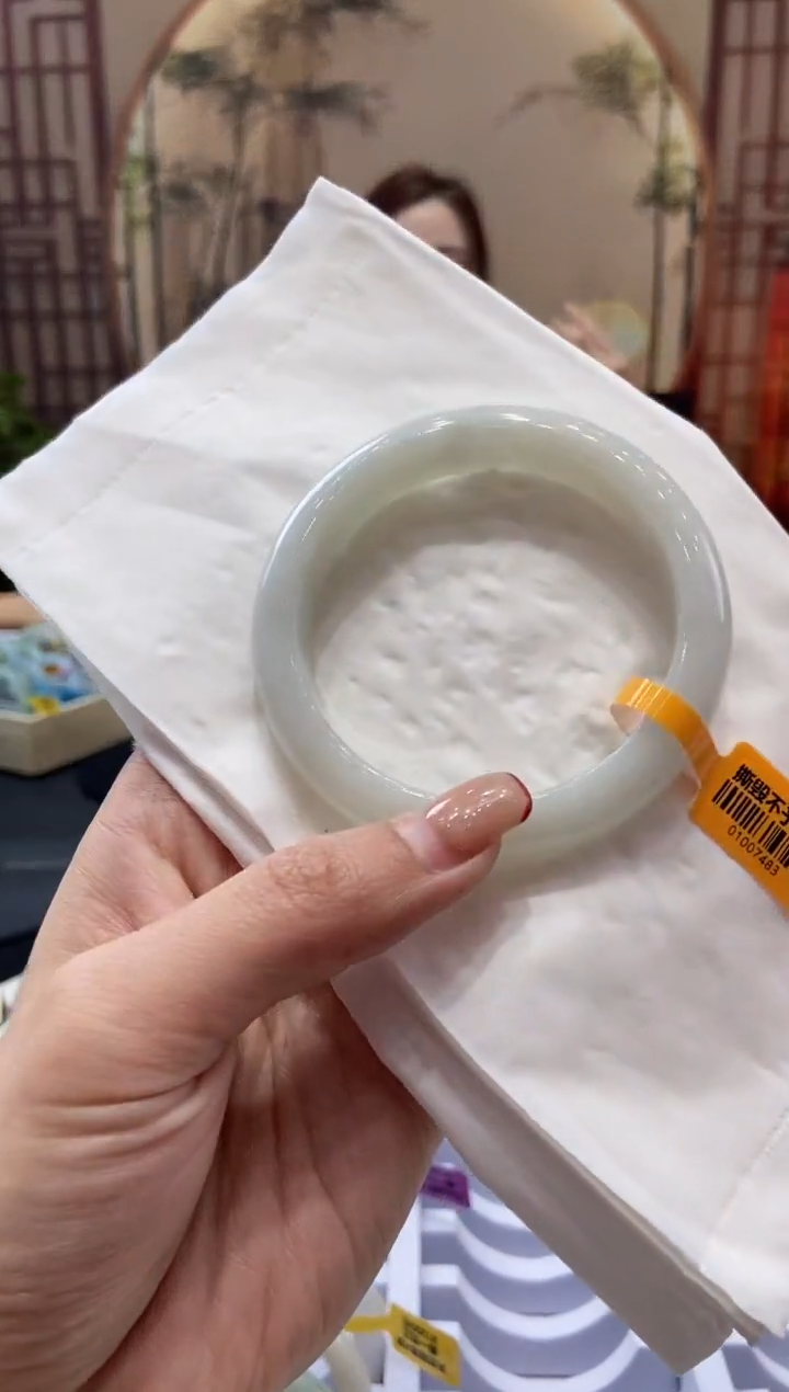 【闪购商品】翡翠手镯未镶嵌000010260