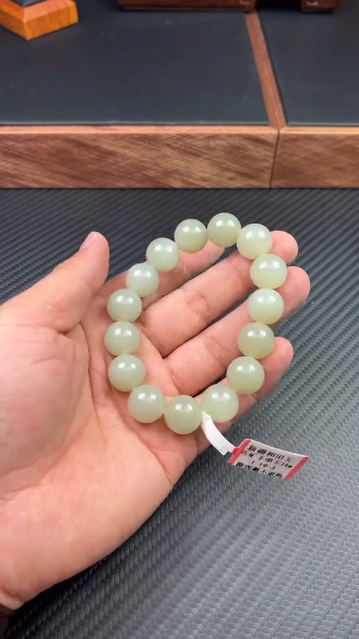 【闪购商品】和田玉手串未镶嵌且末微色差近矿卡14 