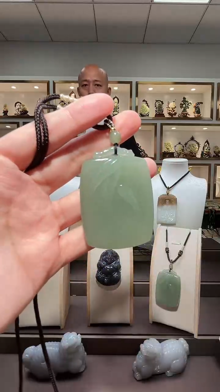 和田玉未镶嵌车挂苏