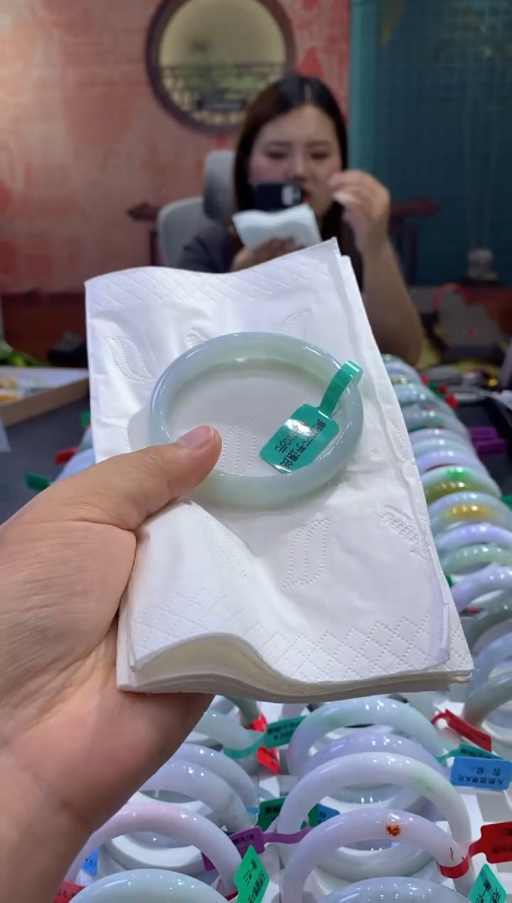 翡翠手镯未镶嵌多人00019248