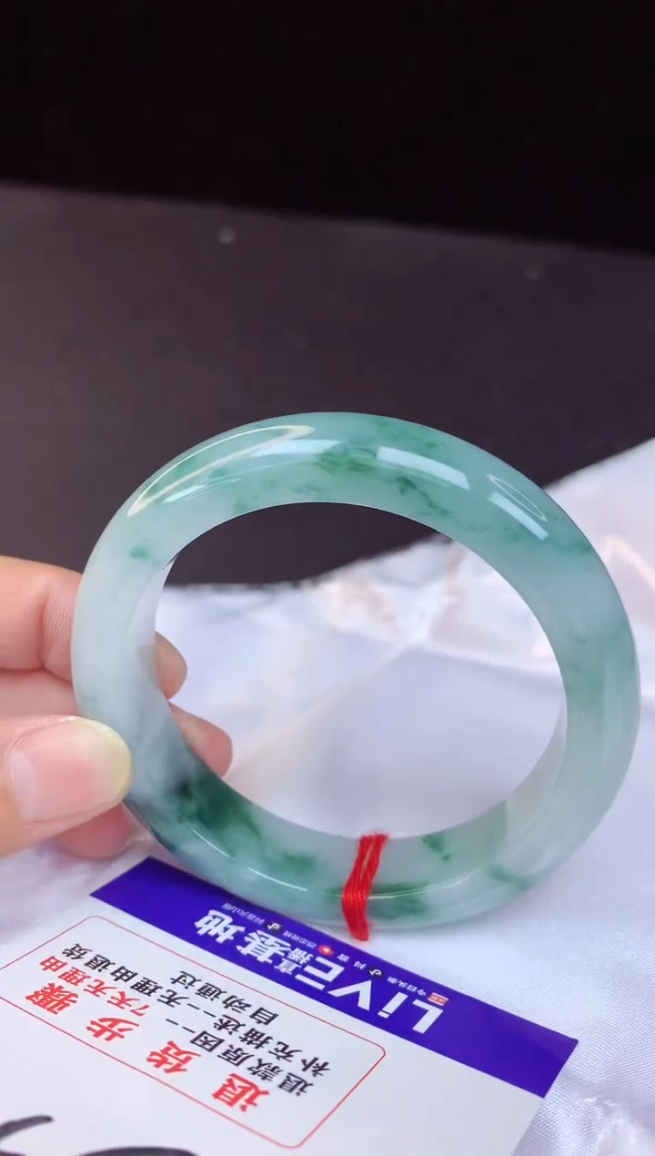 【闪购商品】翡翠手镯未镶嵌53+             