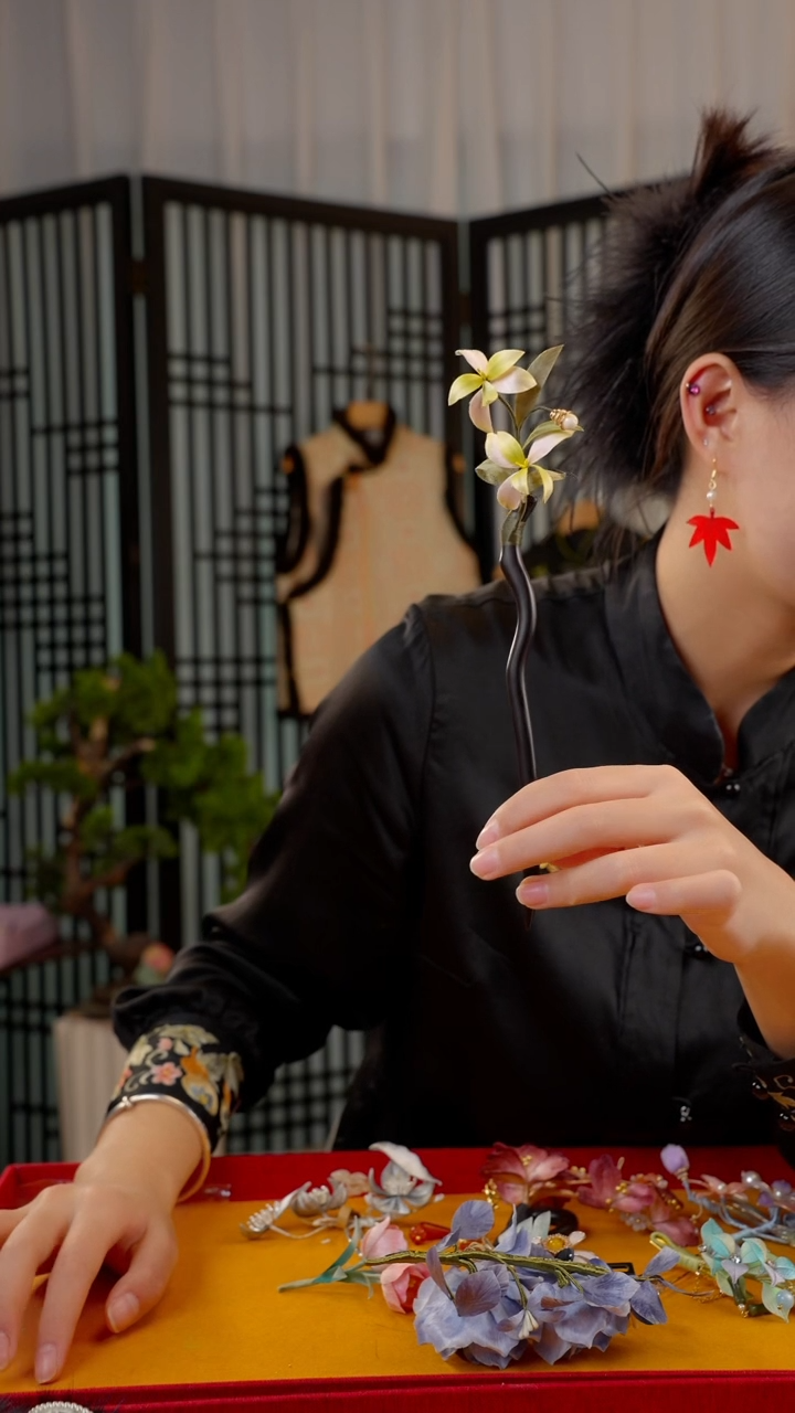 刺绣非遗苏绣绒花饰品