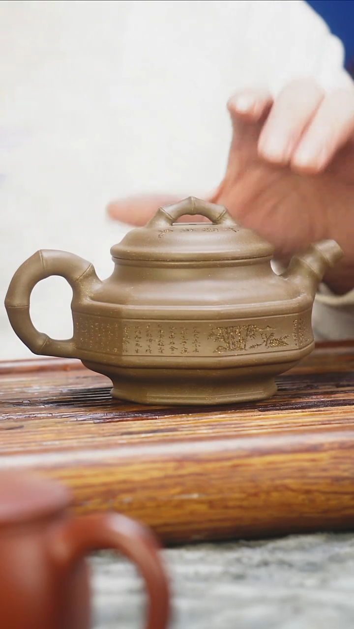 茶壶紫砂老青段双线竹鼓着砂刻绘