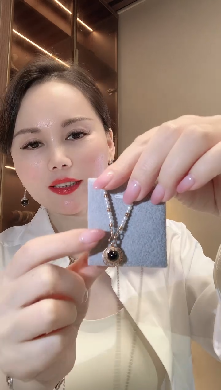 【闪购商品】翡翠套链18K金镶嵌C26 翡翠