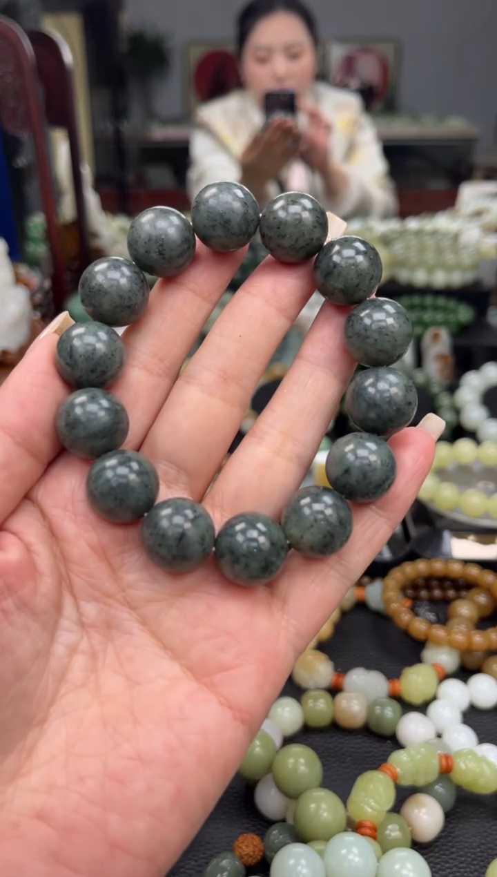 【闪购商品】和田玉手串未镶嵌点墨青花卡16