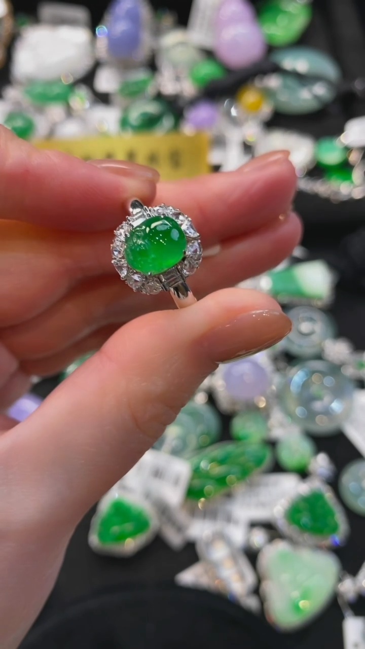 【闪购商品】翡翠颈饰18K金镶嵌戒指