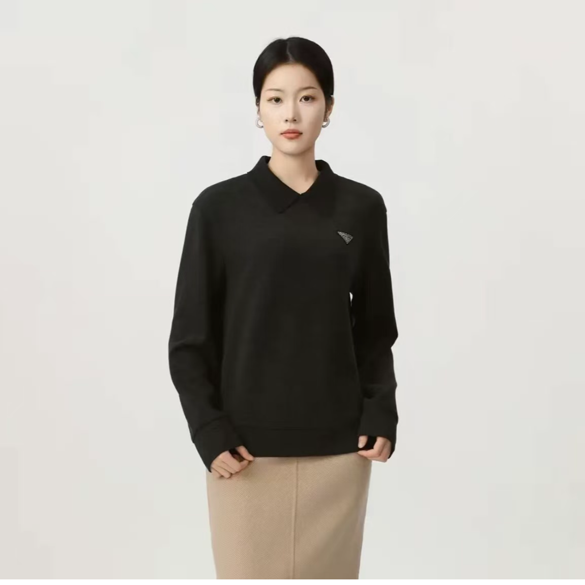 AMASS/阿玛施衬衫领松弛宽松舒适感百搭三角标长袖套头卫衣530113