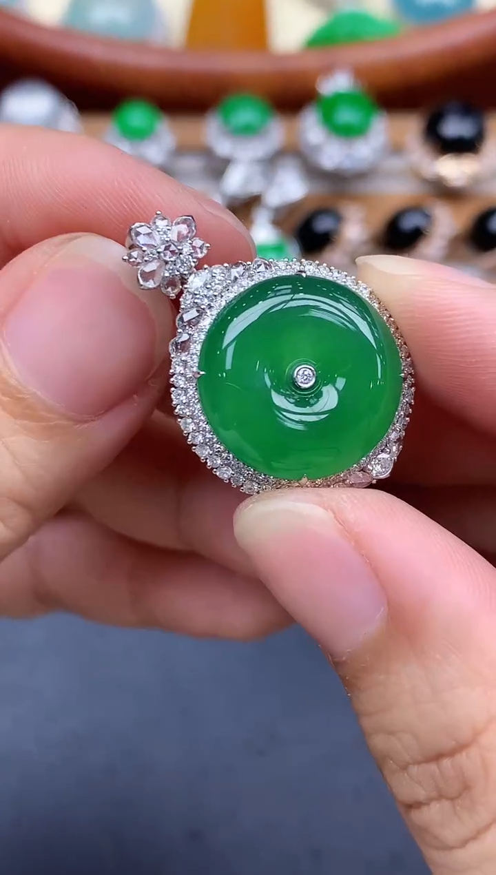 颈饰18K金镶嵌翡翠405-中国好珍宝