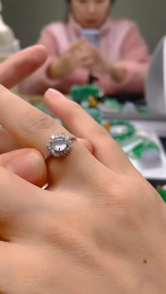 【闪购商品】翡翠颈饰未镶嵌天然翡翠A货，一物一证