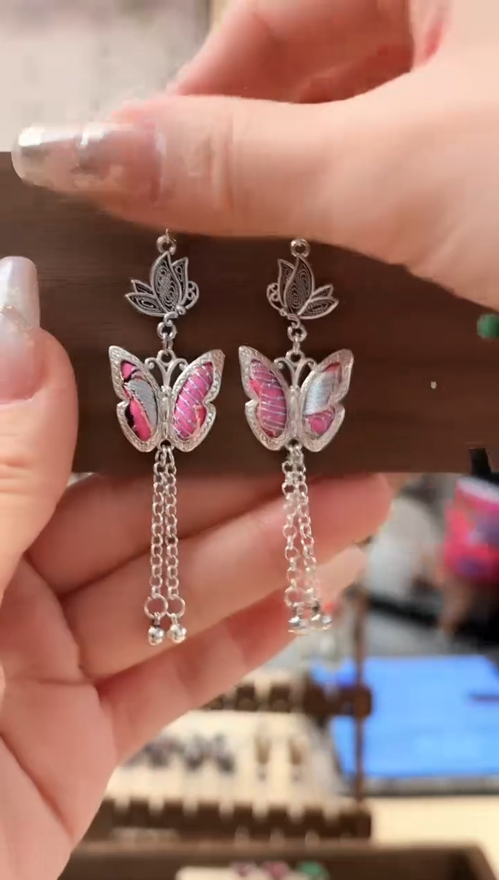 织绣非遗彩云南阁老绣饰品243