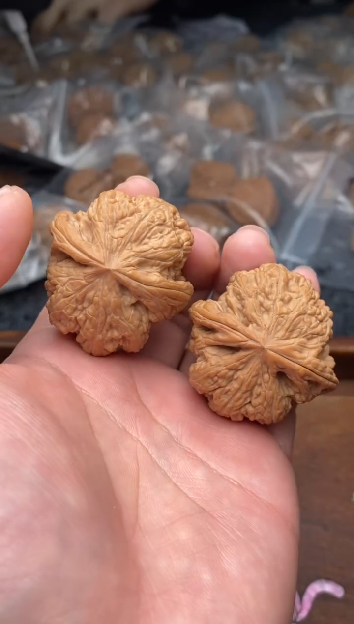 【闪购商品】文玩核桃把件G35号39尺粗筋