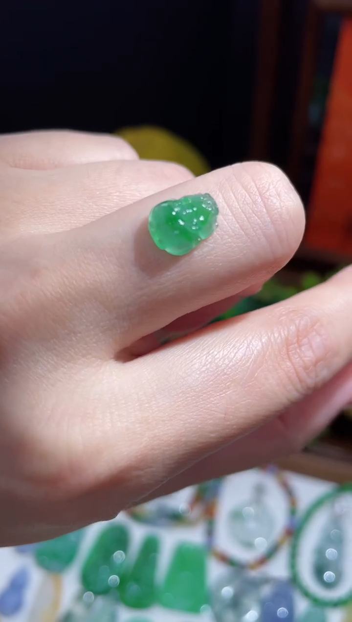 未镶嵌定制翡翠9.9*8.1*3.8貔貅