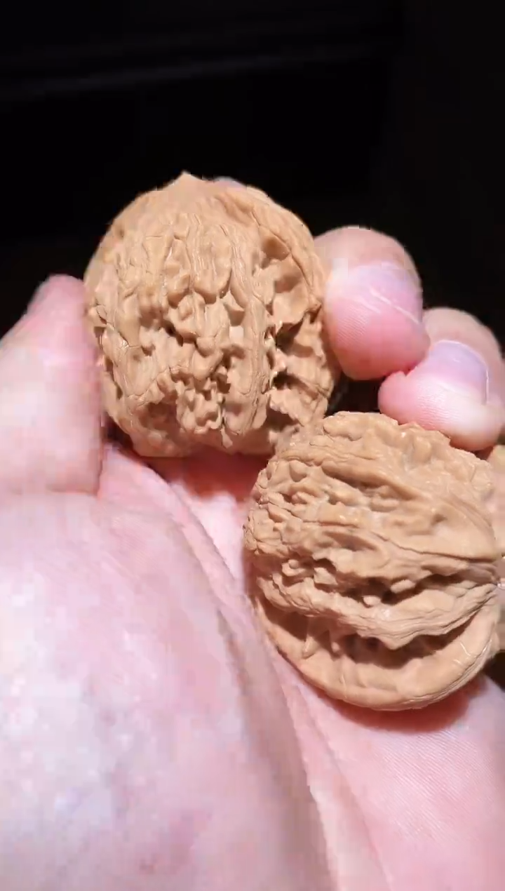 文玩核桃把件全品麦穗虎头40