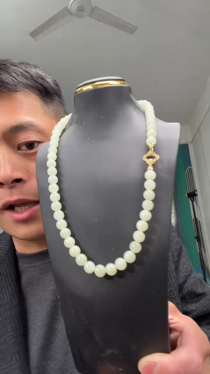 颈饰未镶嵌和田玉项链