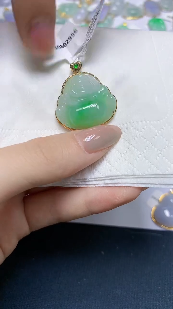 翡翠18K金镶嵌颈饰天然缅甸A货翡翠