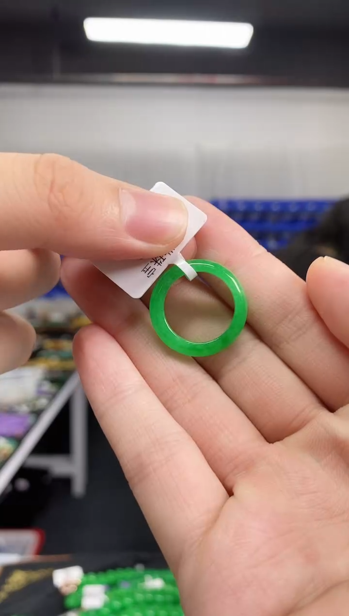 翡翠戒圈未镶嵌闪购链接 多样性发其一颜色微差