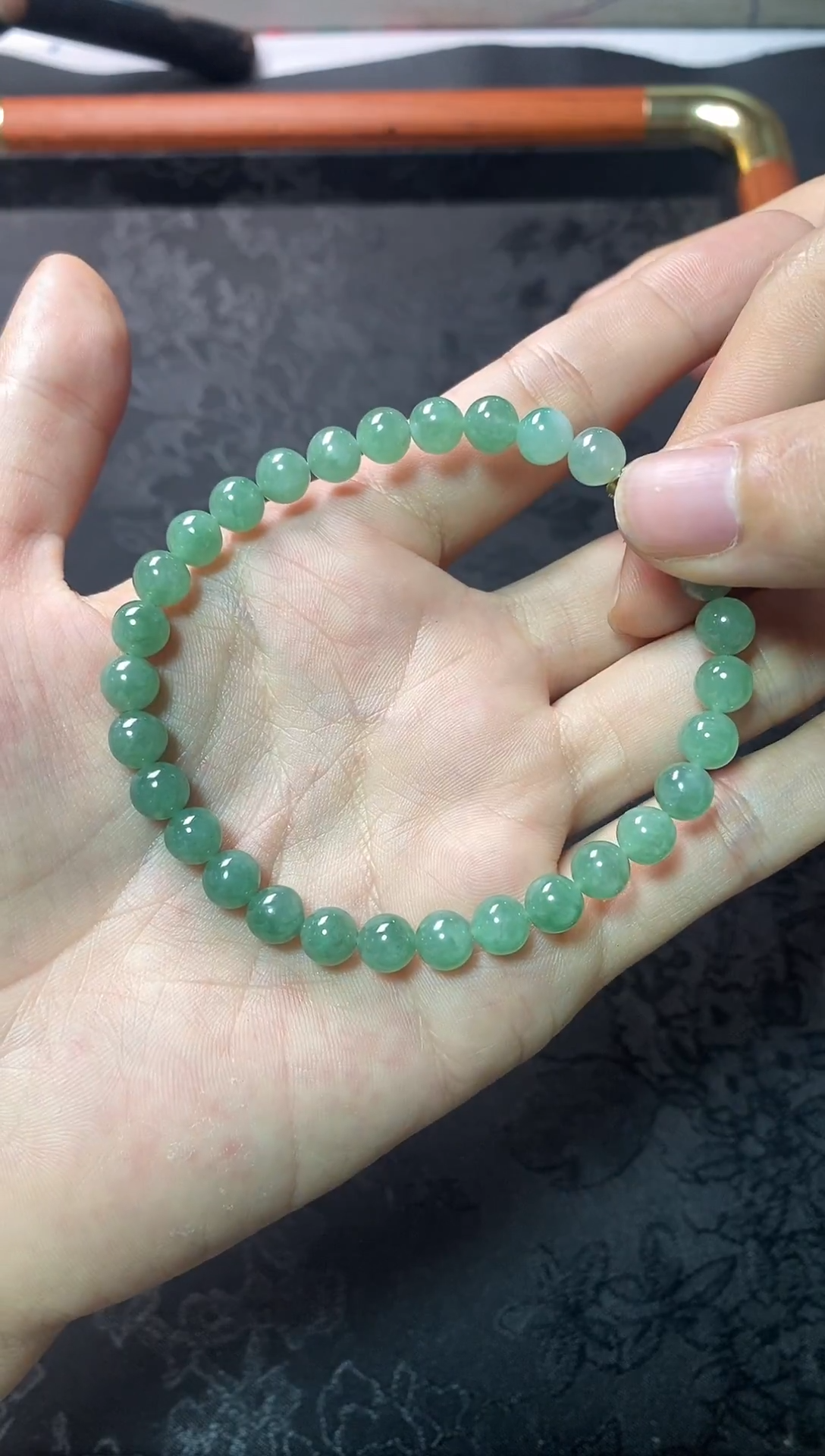 未镶嵌定制翡翠冰晴底满色手串卡6.5