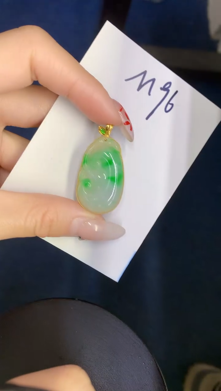 【闪购商品】翡翠颈饰18K金镶嵌0000000000