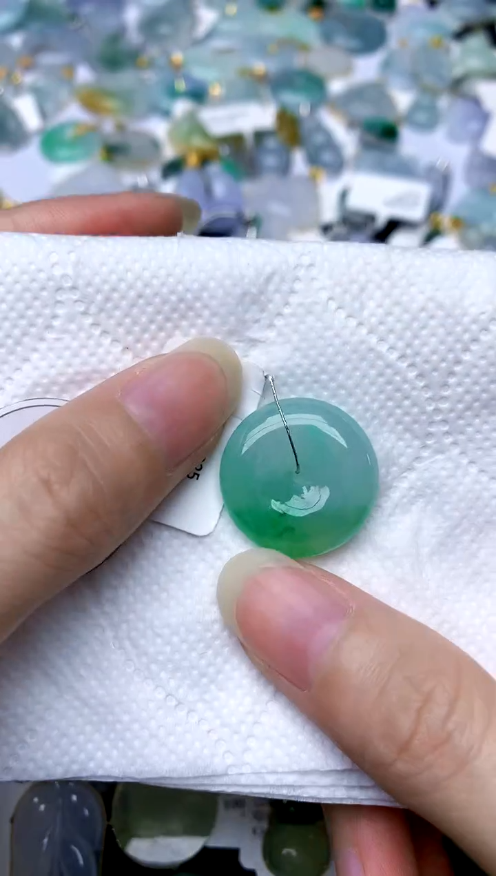 颈饰未镶嵌翡翠天然A货翡翠