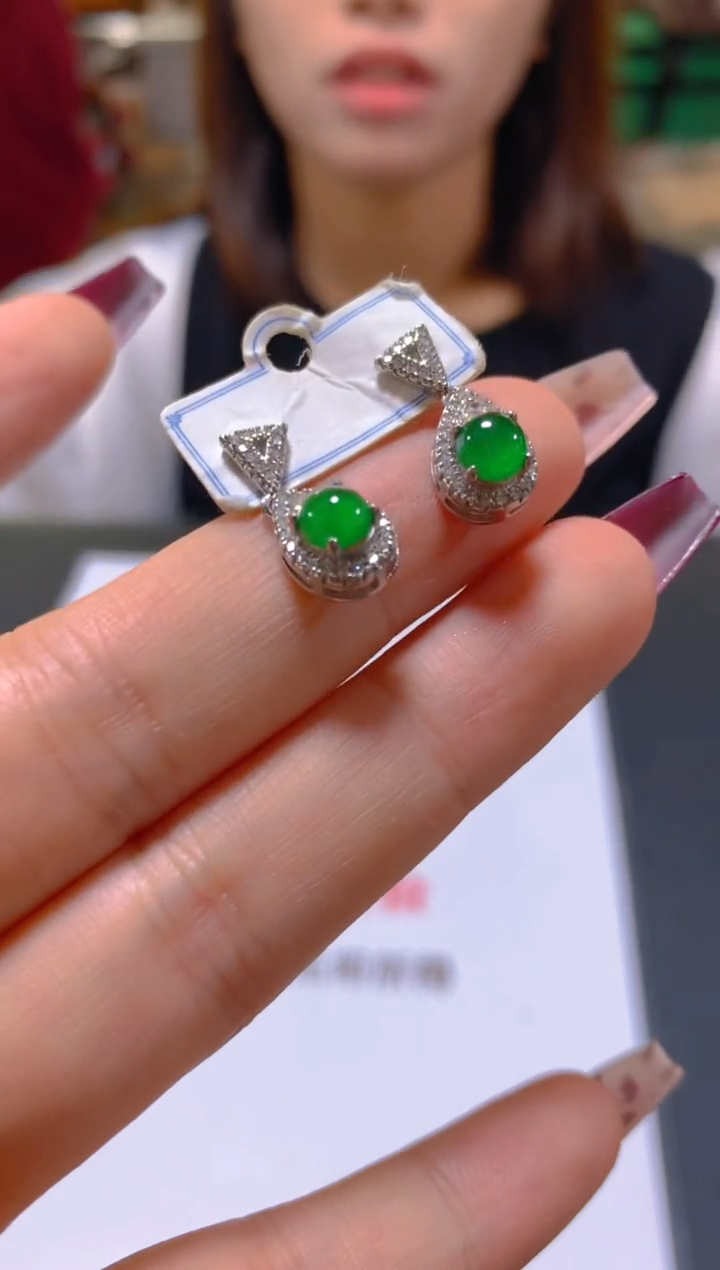 未镶嵌翡翠耳饰多样性发一