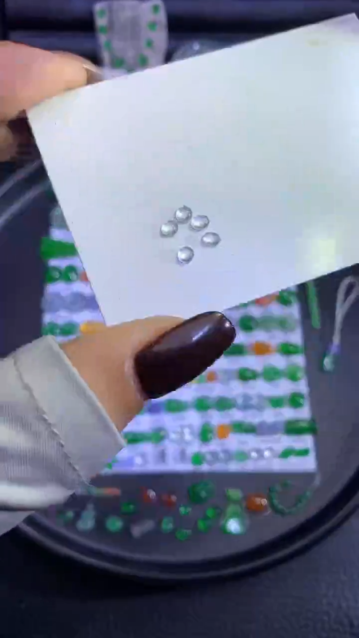 未镶嵌挂件翡翠蛋面