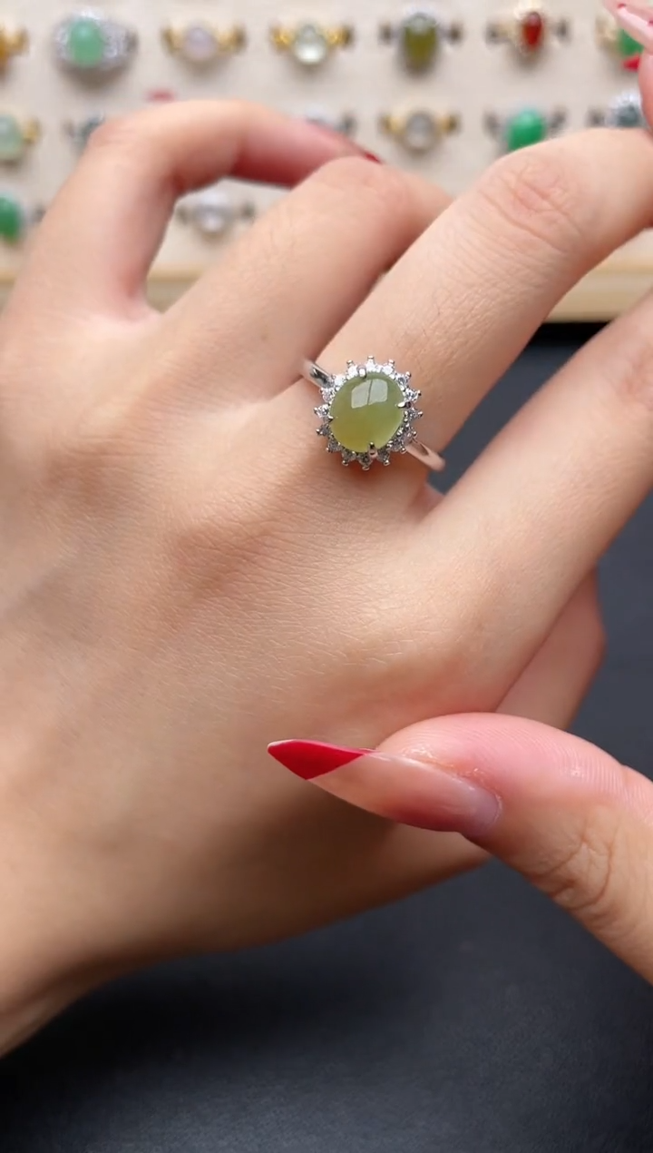 【闪购商品】翡翠戒指银S925镶嵌一物一证一礼盒