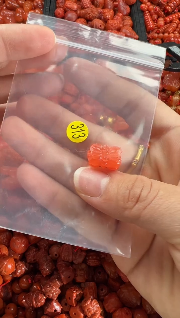 【闪购商品】南红玛瑙颈饰未镶嵌1