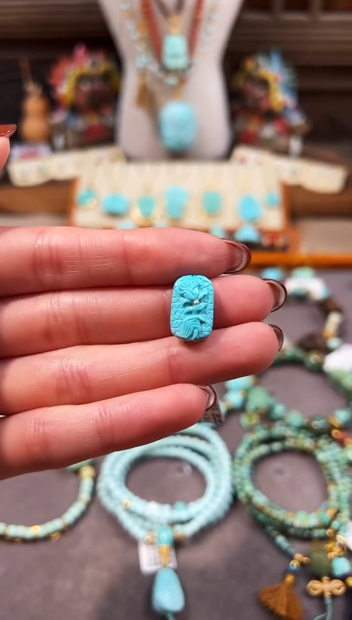 未镶嵌绿松石配饰骷髅玫瑰花牌