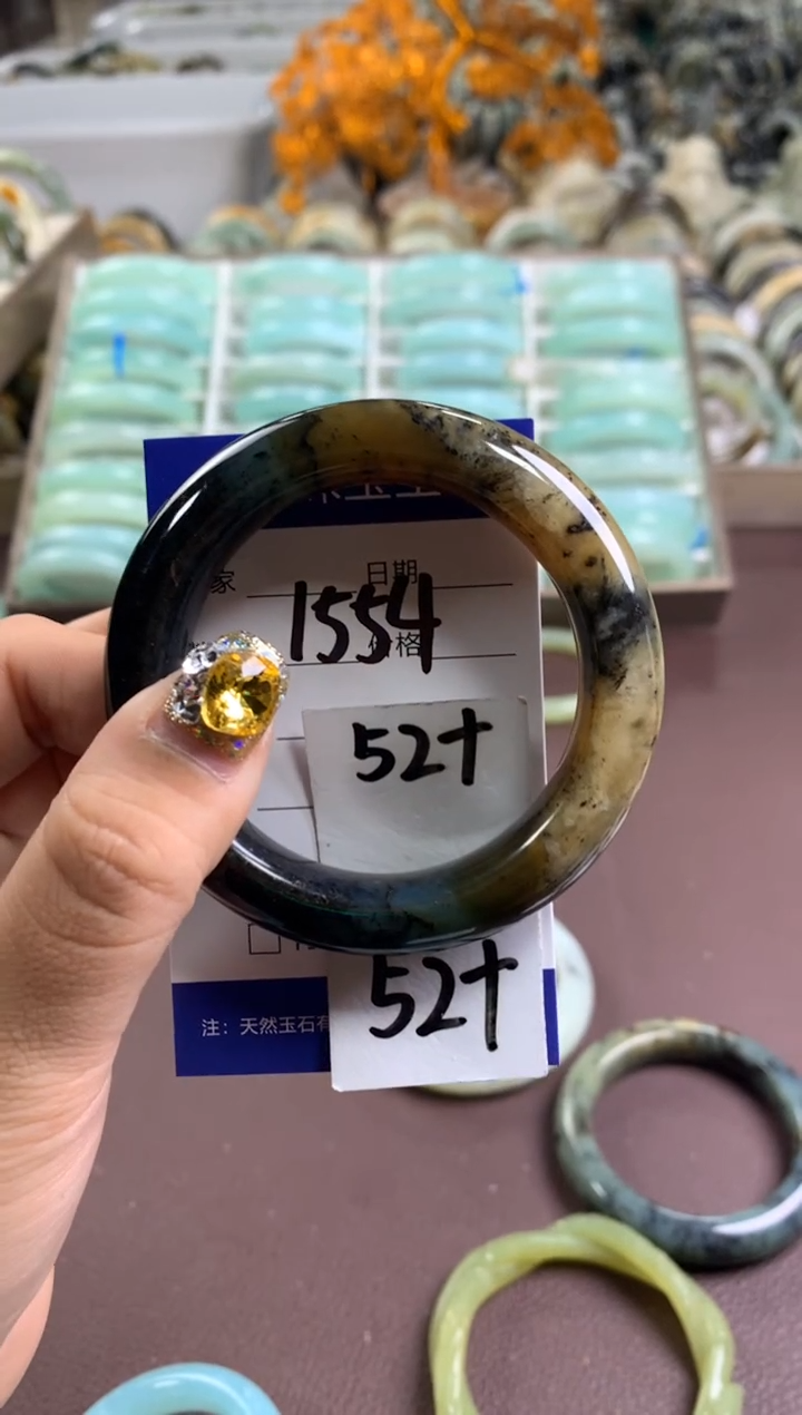 【闪购商品】蛇纹石玉手镯未镶嵌1554