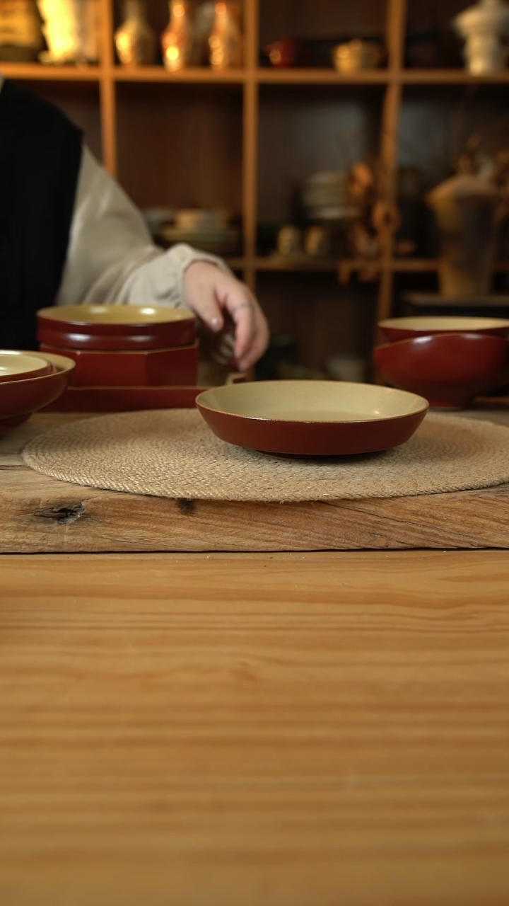 复古红系列的7英寸立口盘1个