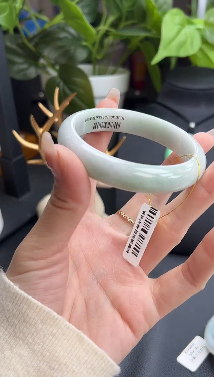【闪购商品】翡翠手镯未镶嵌手镯  60圈口