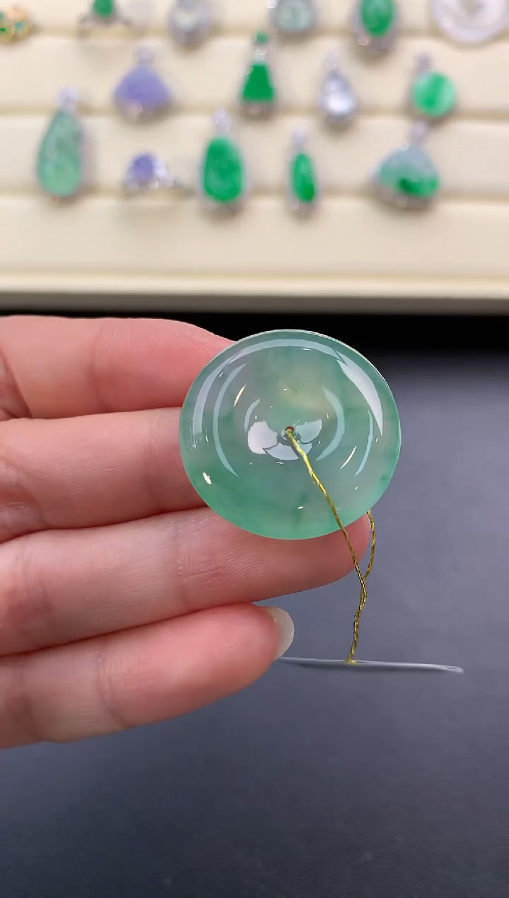 【闪购商品】翡翠颈饰未镶嵌W701