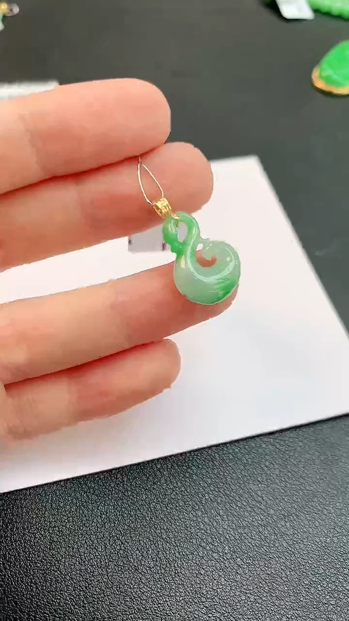 翡翠18K金镶嵌颈饰赠礼盒证书 敏