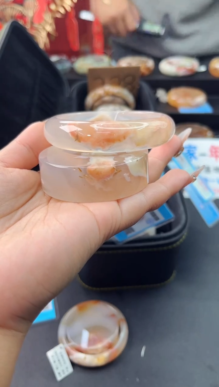 【闪购商品】石英质玉手镯未镶嵌赠送镯心（61圈口）
