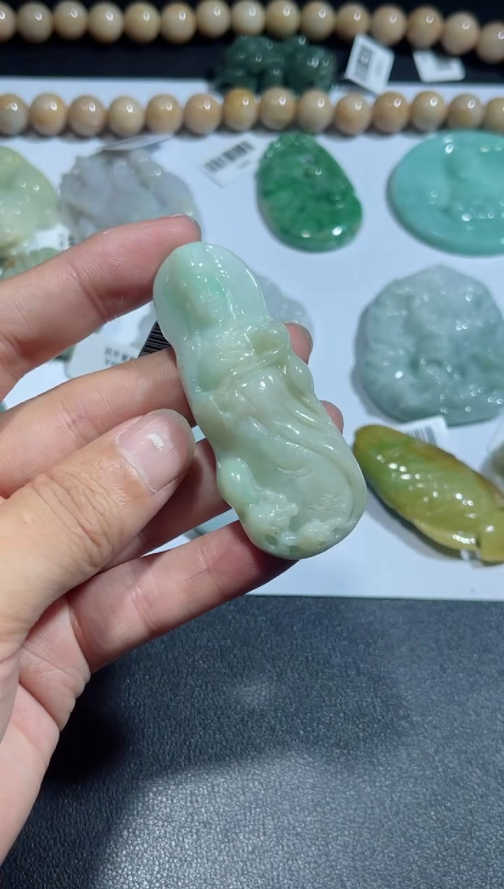 【闪购商品】翡翠颈饰未镶嵌00019789