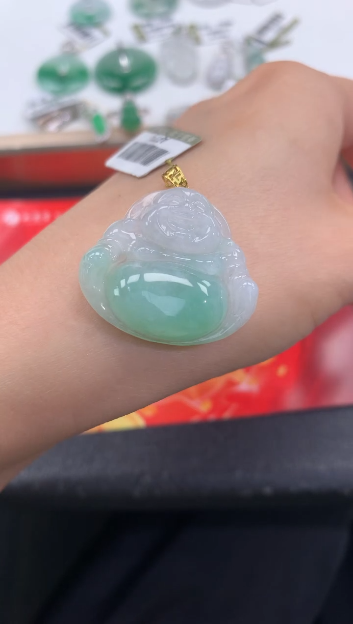 颈饰18K金镶嵌翡翠退货需吊牌标签完好