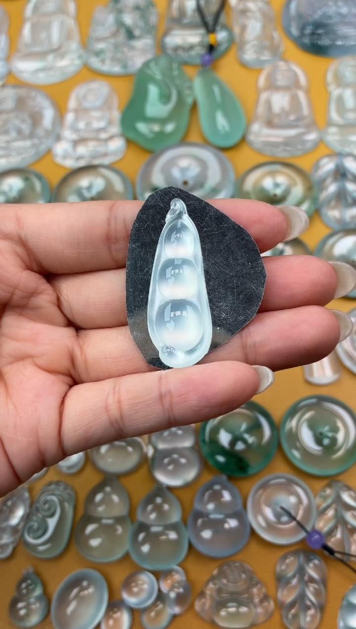 吊坠(不含链)未镶嵌翡翠23 豆子 40 14.9 5.5