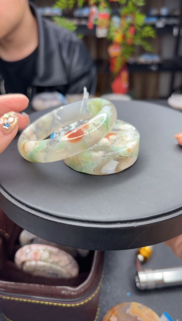 【闪购商品】石英质玉手镯未镶嵌254（58圈赠送镯心）