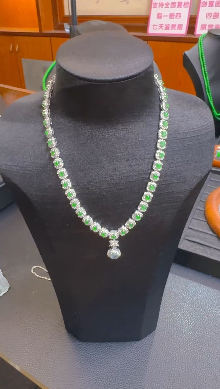 【闪购商品】翡翠颈饰银S925镶嵌天然A货翡翠