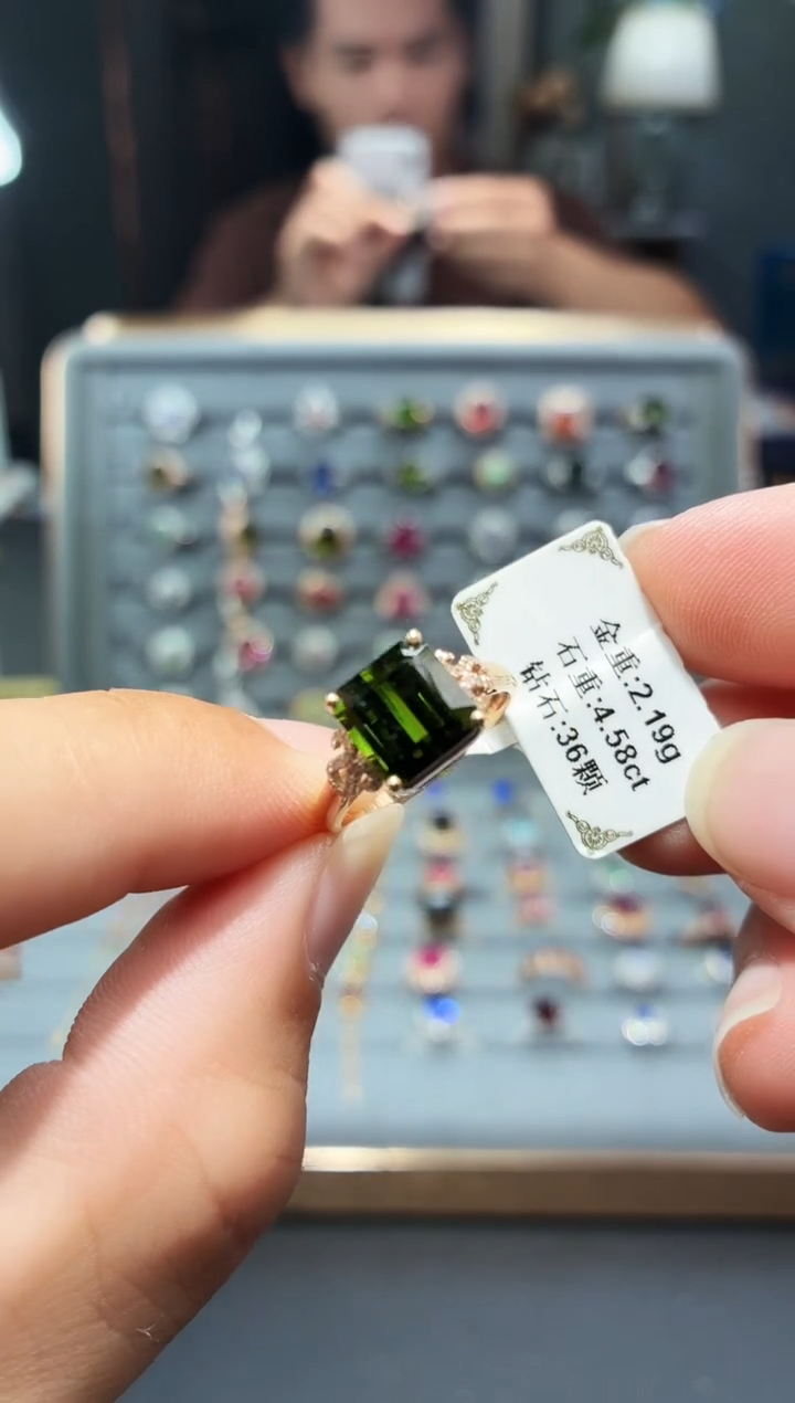 18K金镶嵌戒指碧玺4.58.