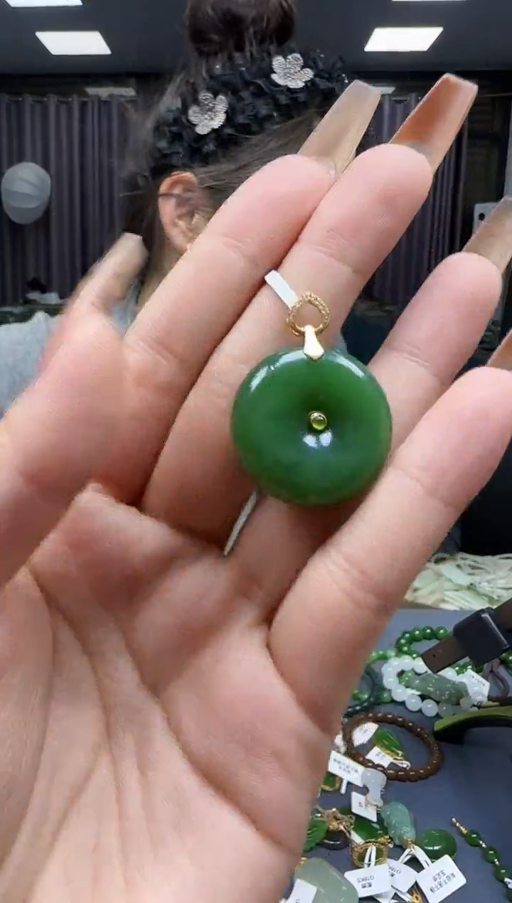 【闪购商品】和田玉挂件18K金镶嵌1