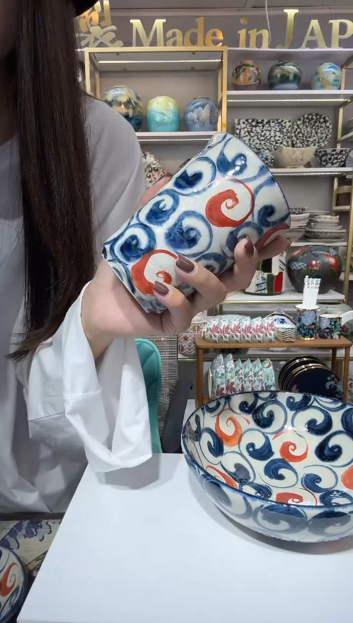 陶瓷宗山窑水杯-赤绘旋涡一只